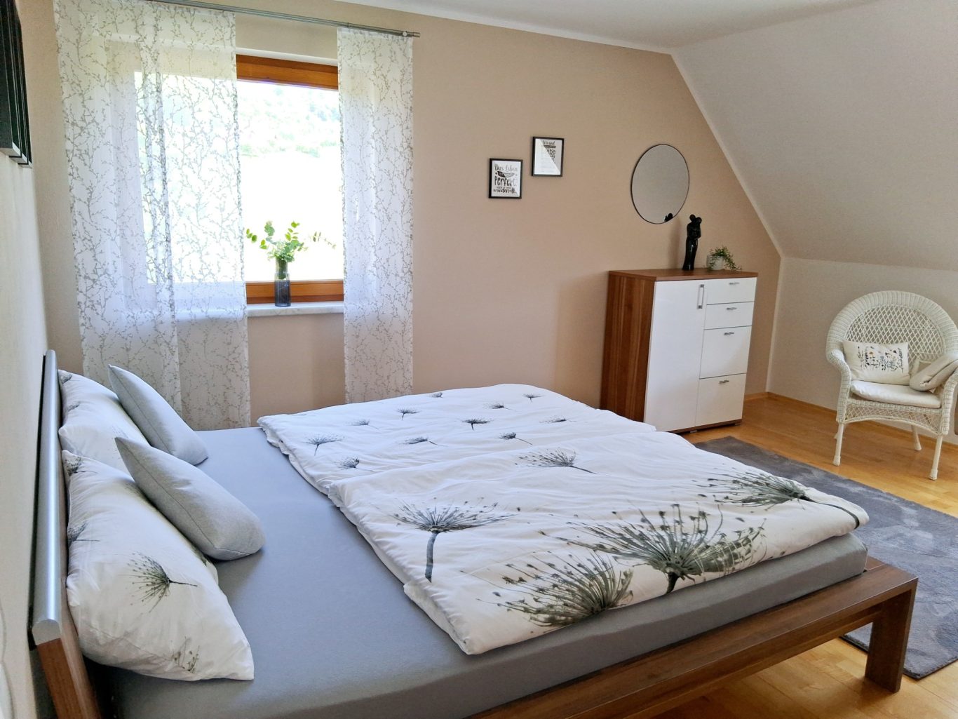 Schlafzimmer 2